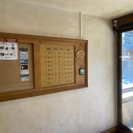 Roche Blanche - Location: Pour 5 Personnes Dans Le Centre Mae-9034